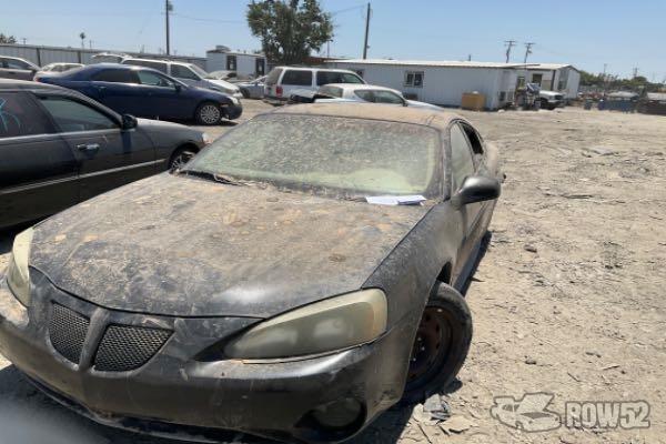 Row52 2004 Pontiac Grand Prix at PICK n PULL Fresno